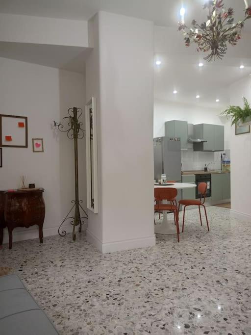 Appartamento La Casa Di Madhu Catania Esterno foto