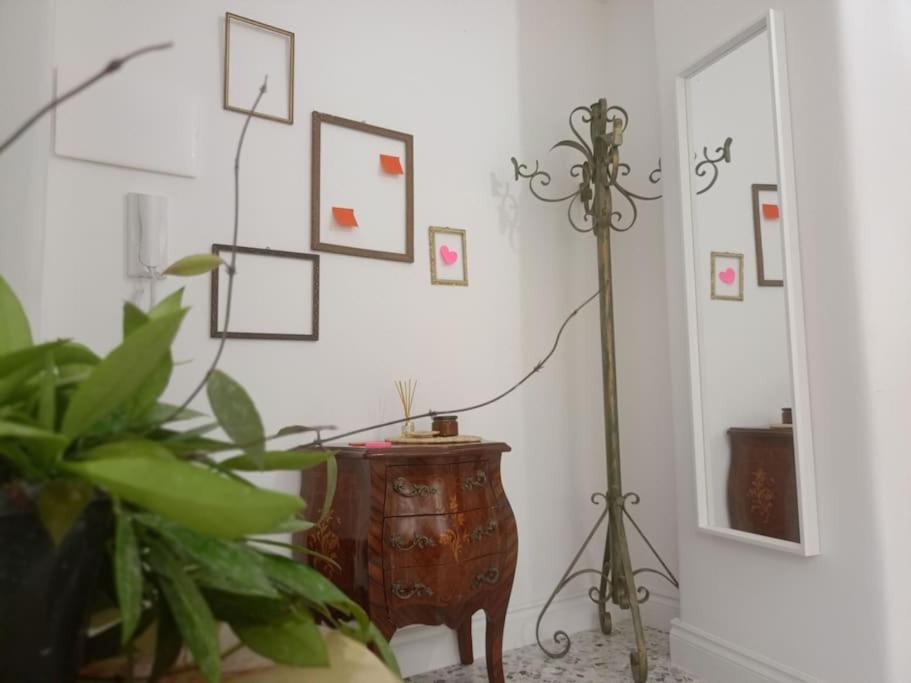 Appartamento La Casa Di Madhu Catania Esterno foto