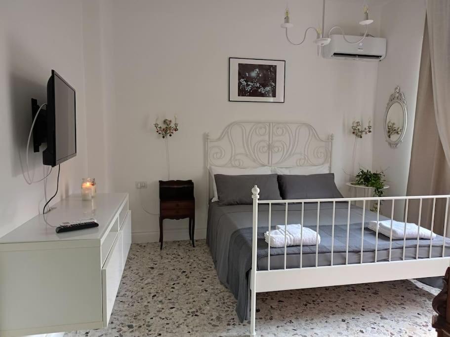 Appartamento La Casa Di Madhu Catania Esterno foto